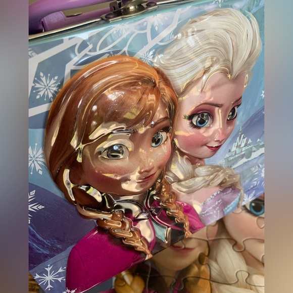 ⚡️3/$20 FROZEN tin case with puzzle - Picture 6 of 6